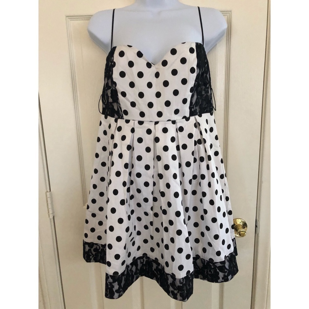 𝅺nwt polka dot  dress L